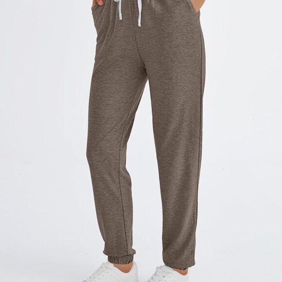 Women's Light Coffee Sweatpants with Pockets - Casual Lounge Joggers for Spring - Picture 3 of 7